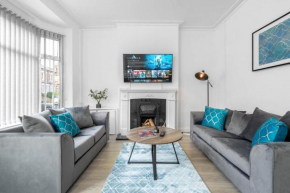 Three Bedroom House - Garden - Parking - Wifi - Netflix - Top Rated - 11T